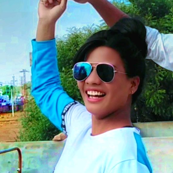 Dhaked_girl_w