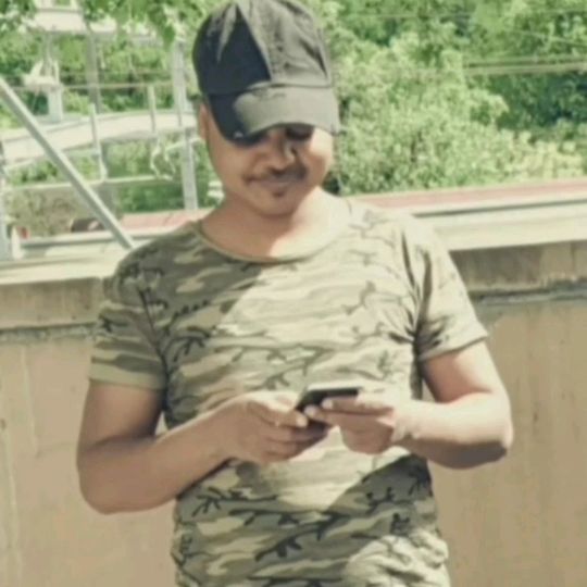 Dima Lat 🇪🇷🇨🇭