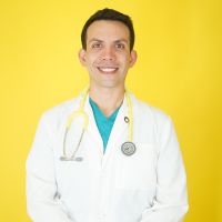 Dr. Daniel Alcántara-Pediatra