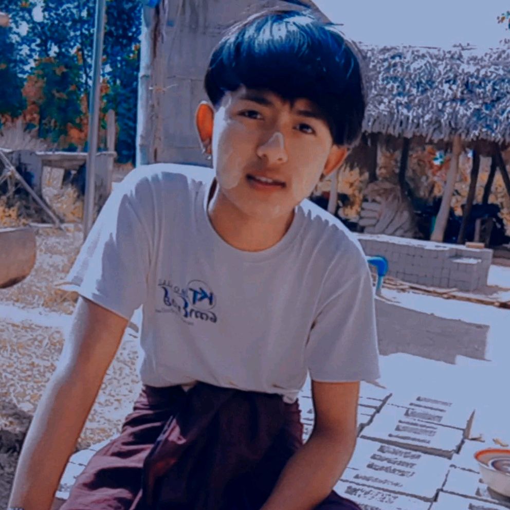 အချစ် နတ်မင်းသားလေး