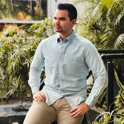 Dr. Eduardo Villalobos