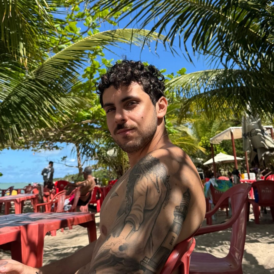 Enzo Martinelli 🏝️