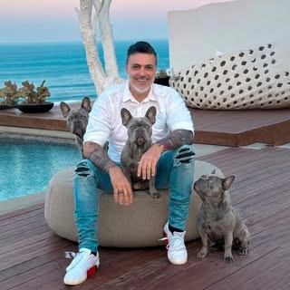 Frenchie World™ ( Aleksandar Gligoric)