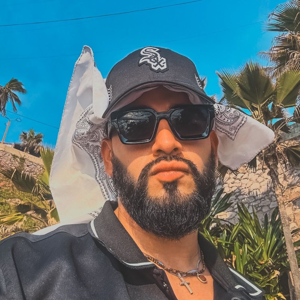 GIO LA CORONA 👁️