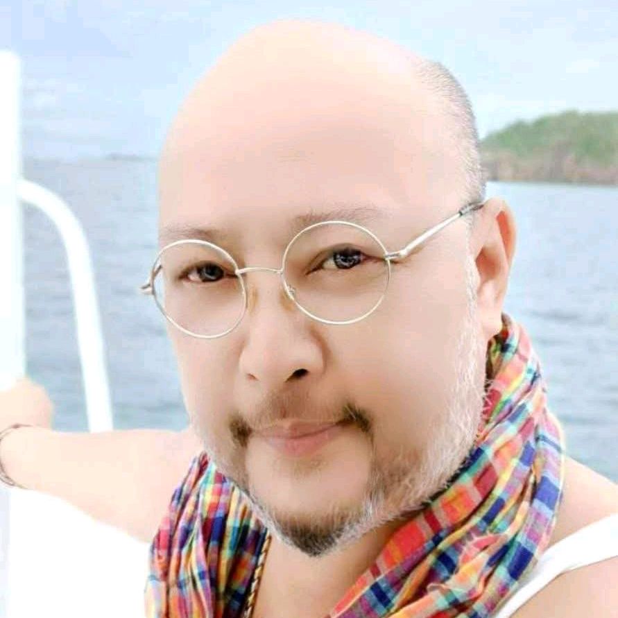 คุณชาย ทองก้อน นานาชาติ
