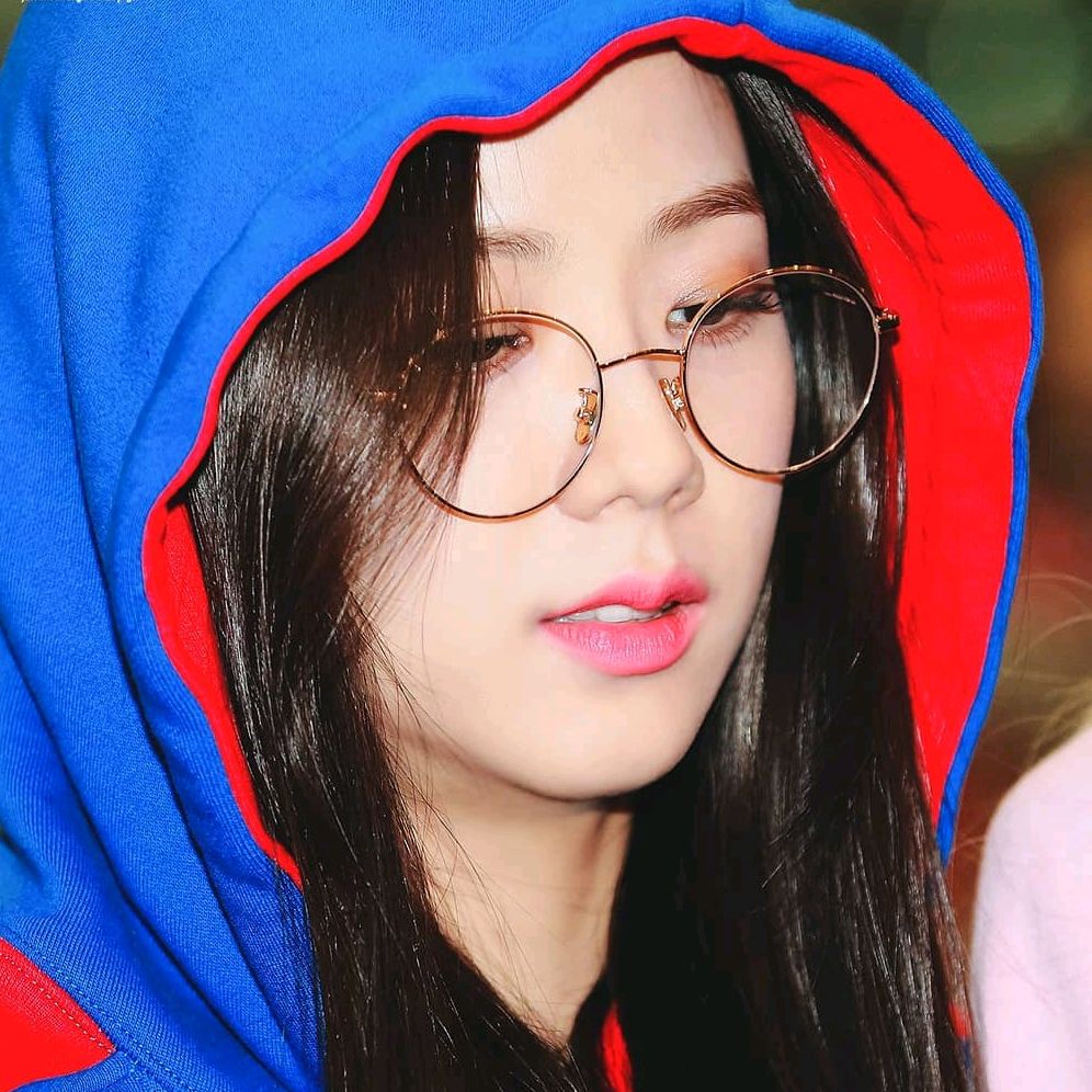 🦋KIM HAZAAL💜