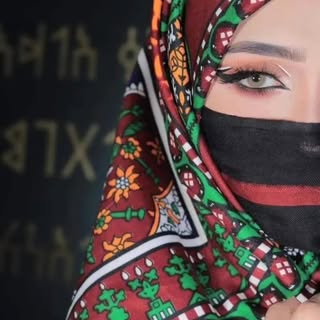 صنعانية مدلوزة 😁😁