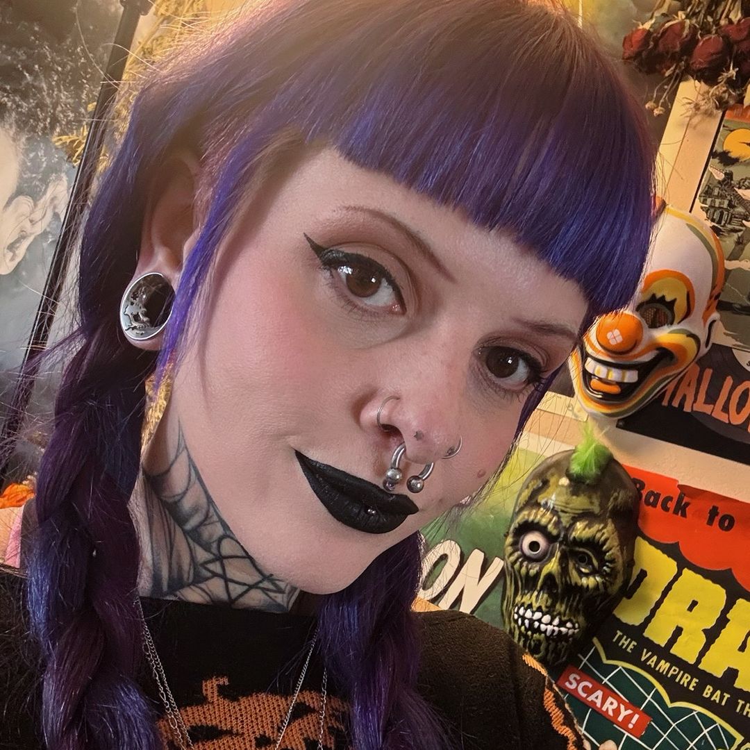 🌙𝔞𝔪𝔟𝔢𝔯🥀