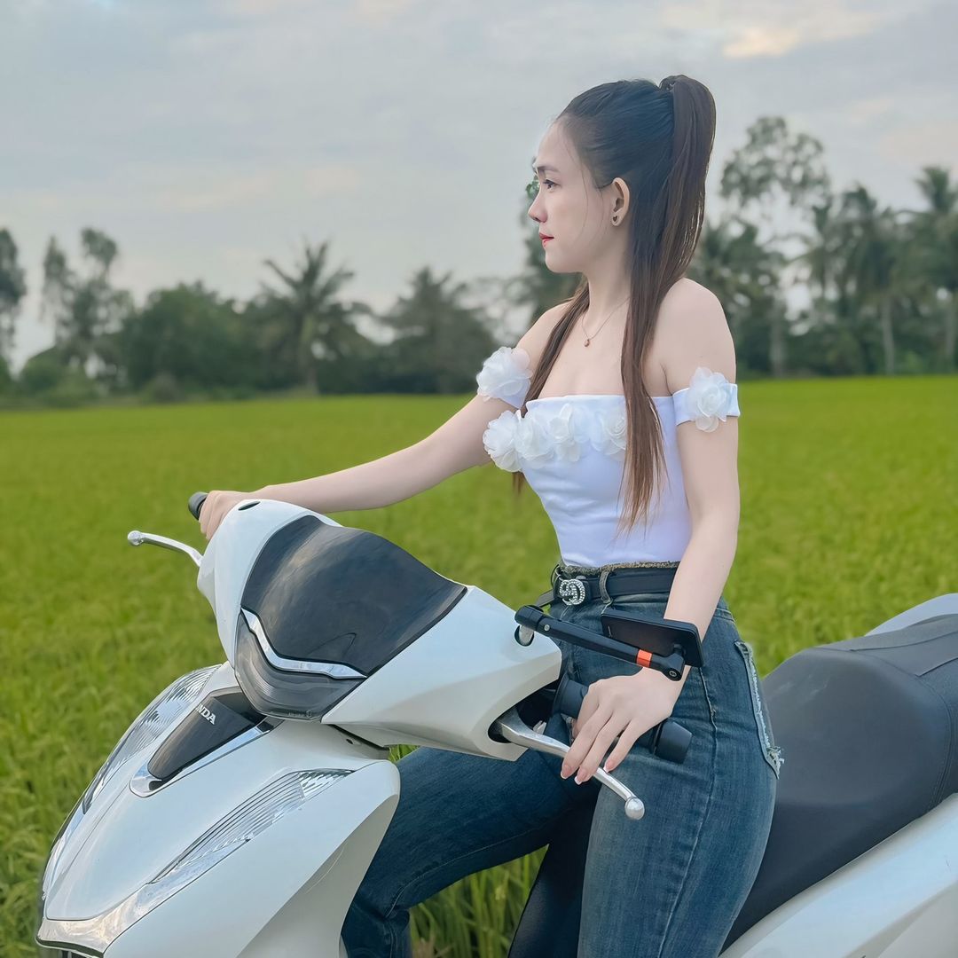 Hoa Lâm (Mẹ Su Su)