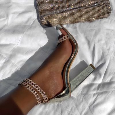Feet'n Heels™ | DM for shoutouts