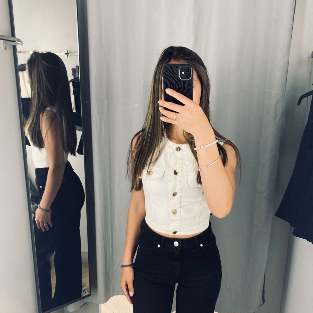 𝒜𝓂𝓂𝓎