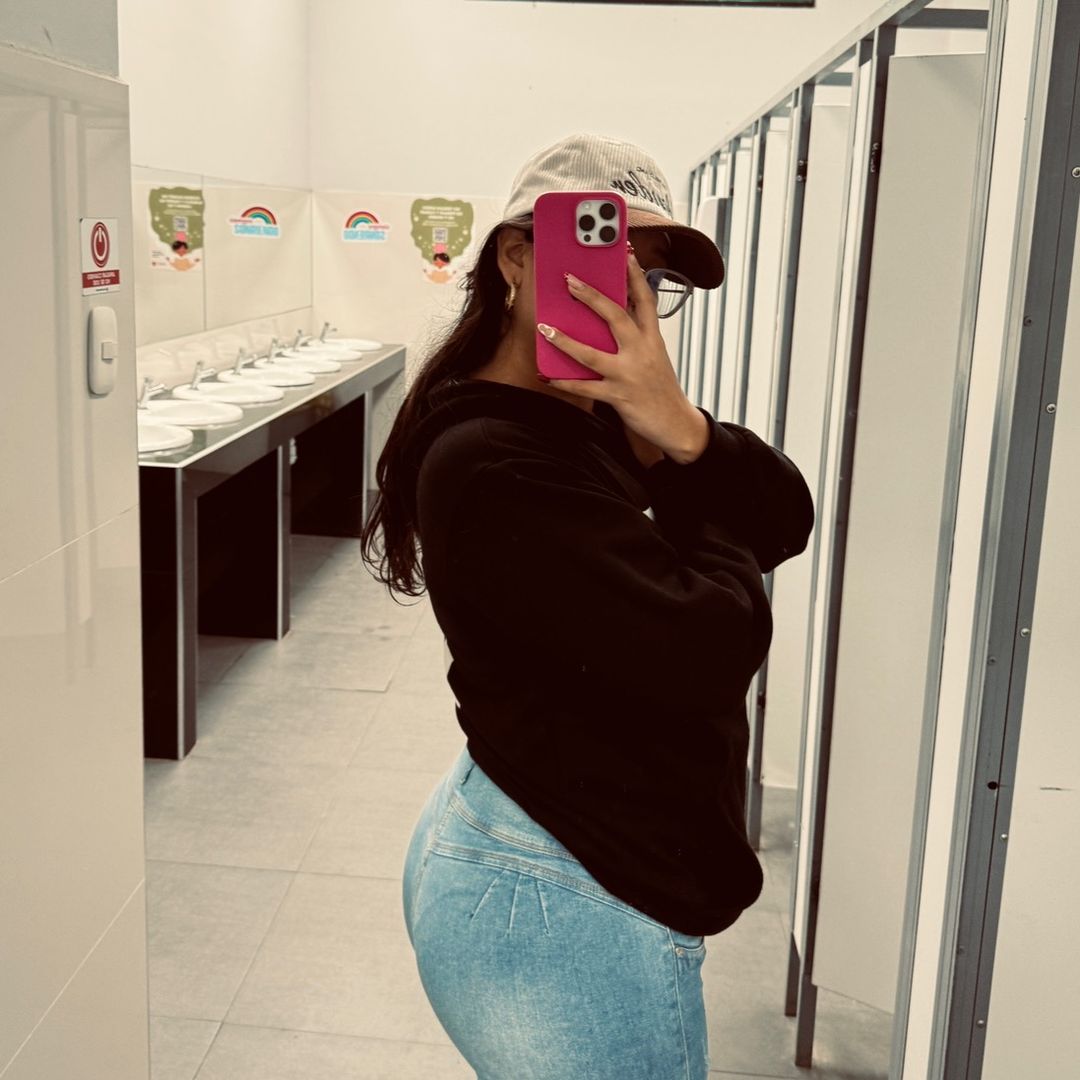 vikitaaa28🍒🍸🐈‍⬛✨