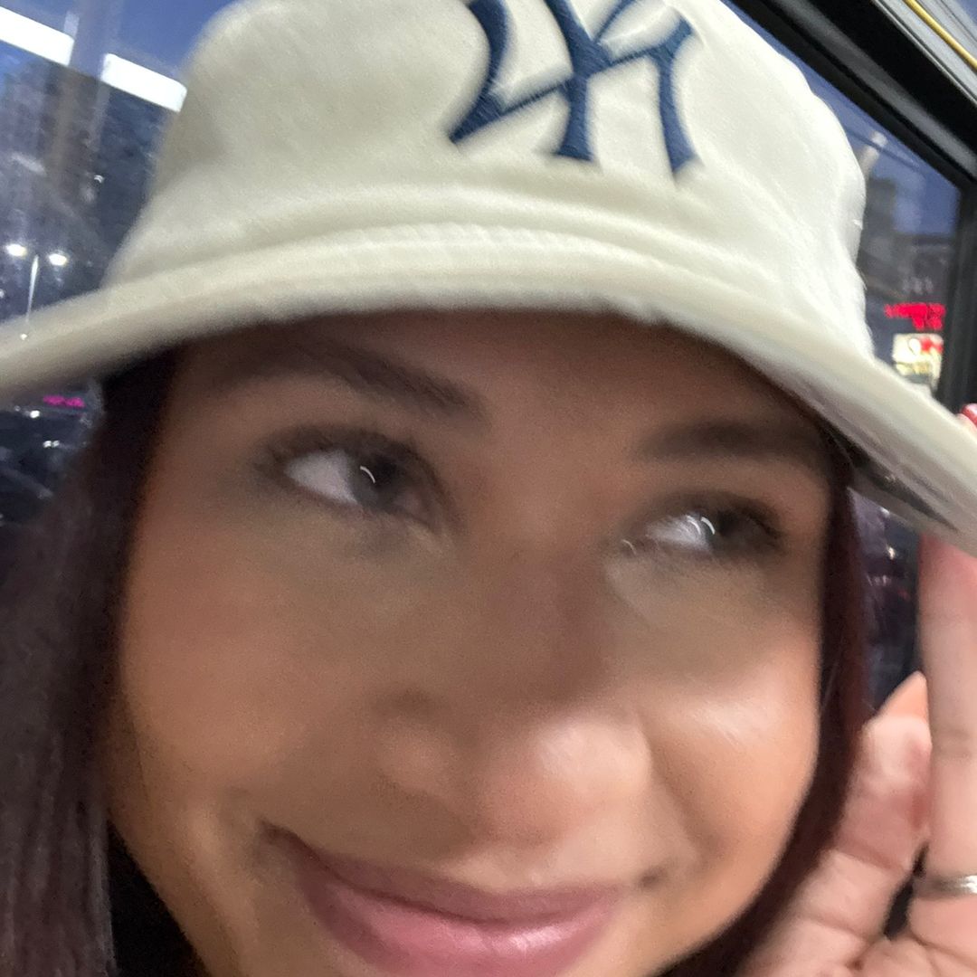 Ashley | NYC content creator