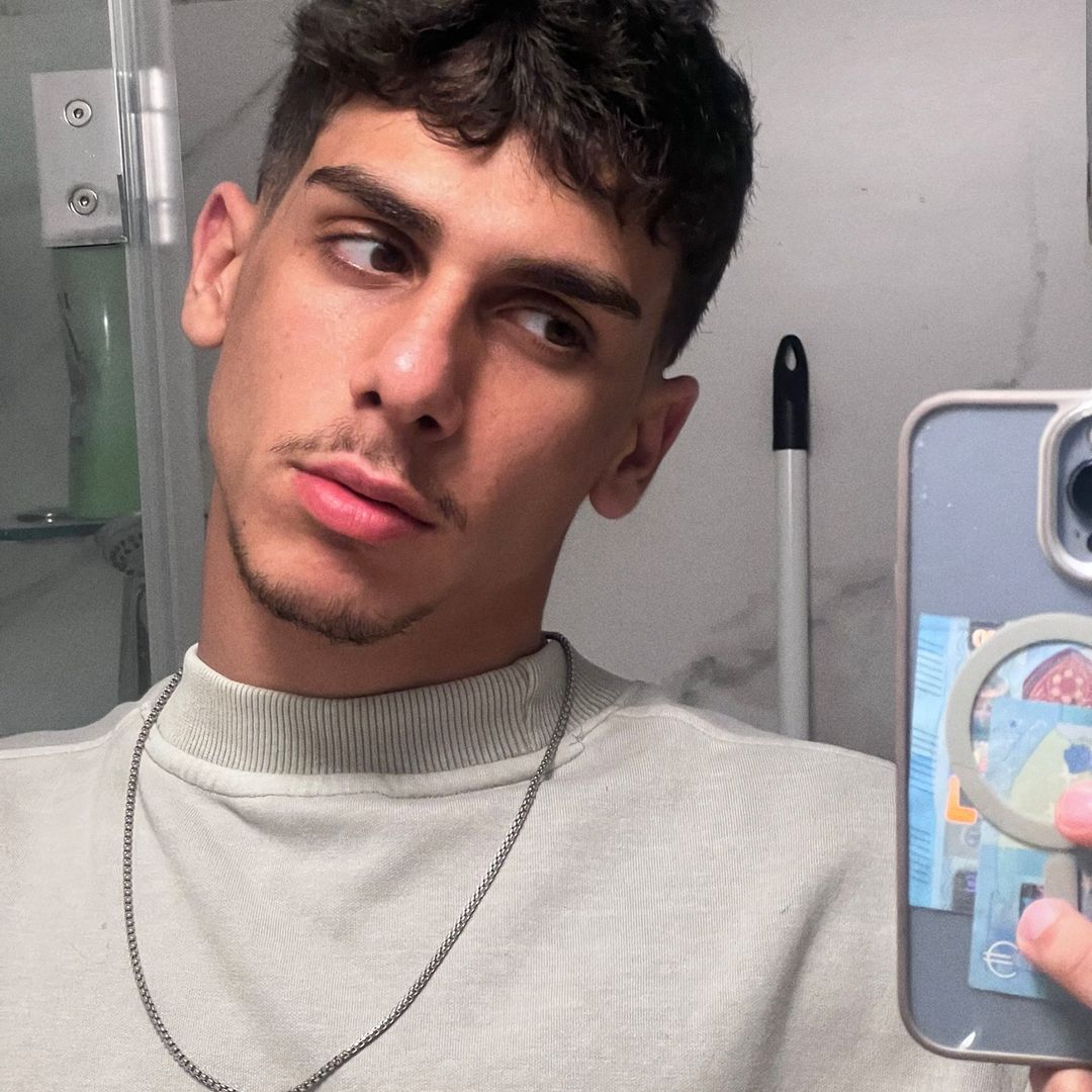 עמוד סודי וחופר