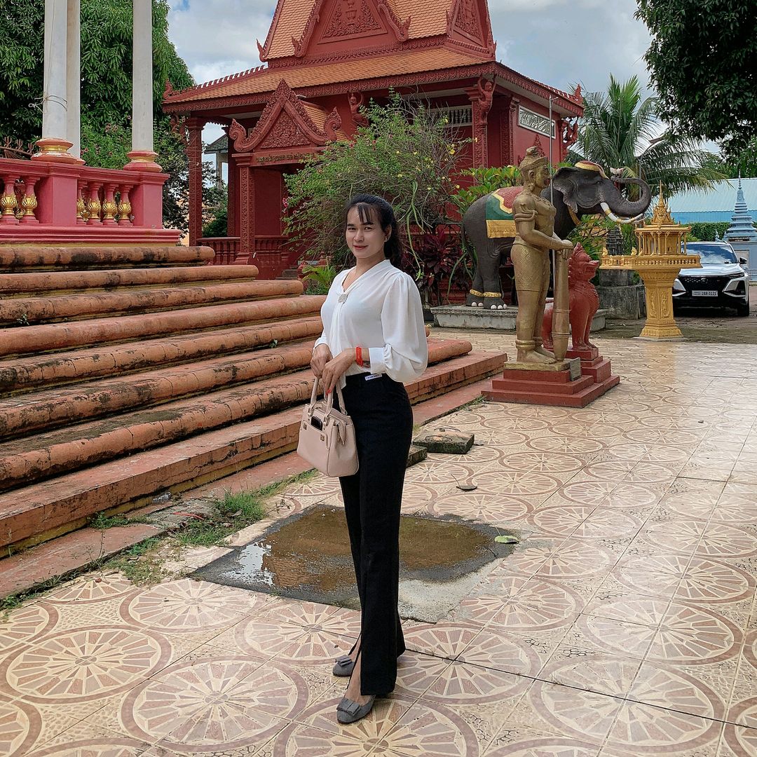 នី រ៉ា