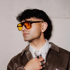 iz | Fashion Creator