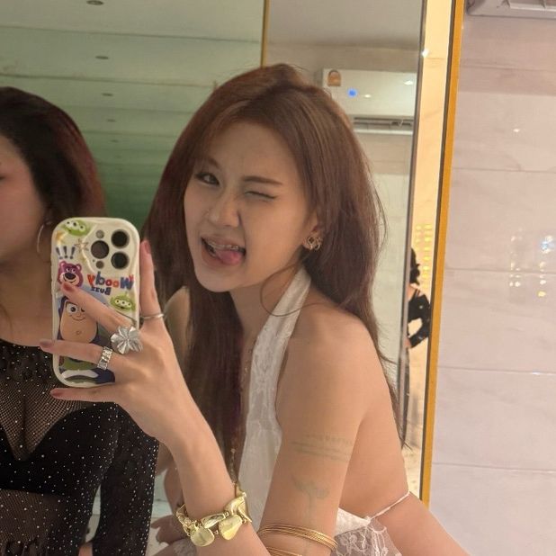 อัญมณี
