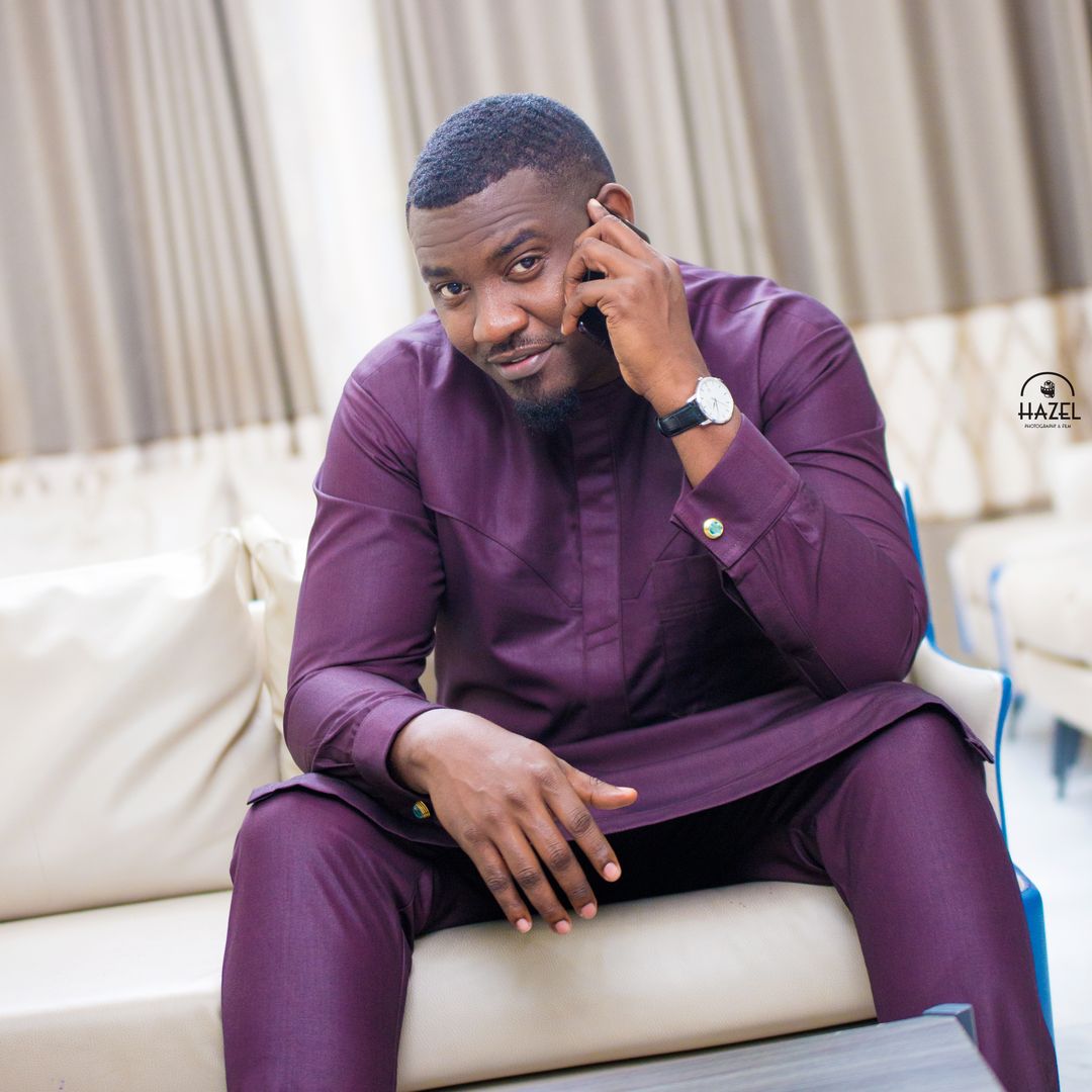 Johndumelo1