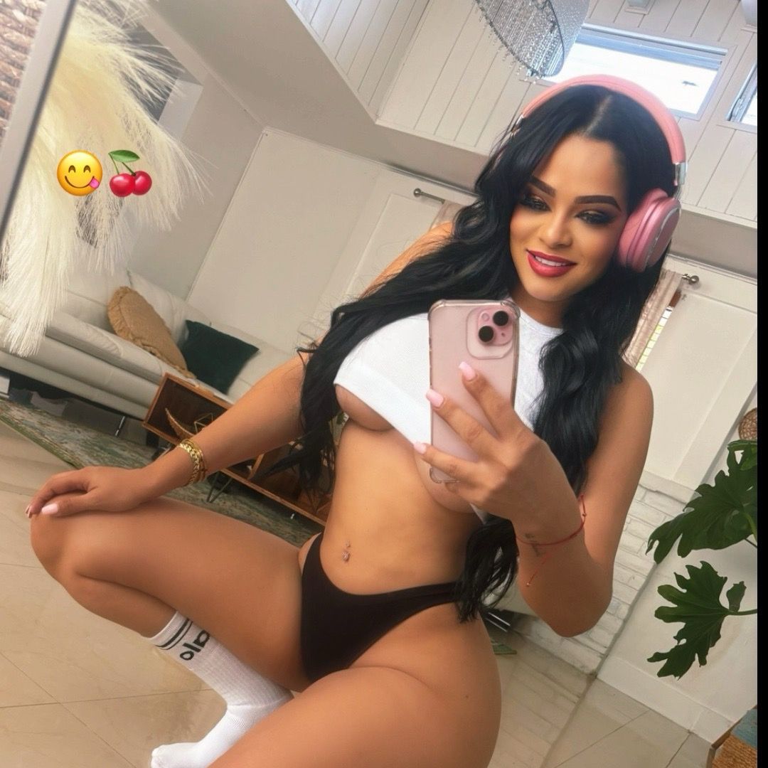 👸🏻😈Karliss ryvera😈👸🏻