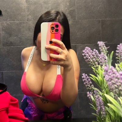 𝗞𝗔𝗥𝗜𝗡𝗔 𝗔𝗡𝗗𝗥𝗔𝗗𝗘🦋