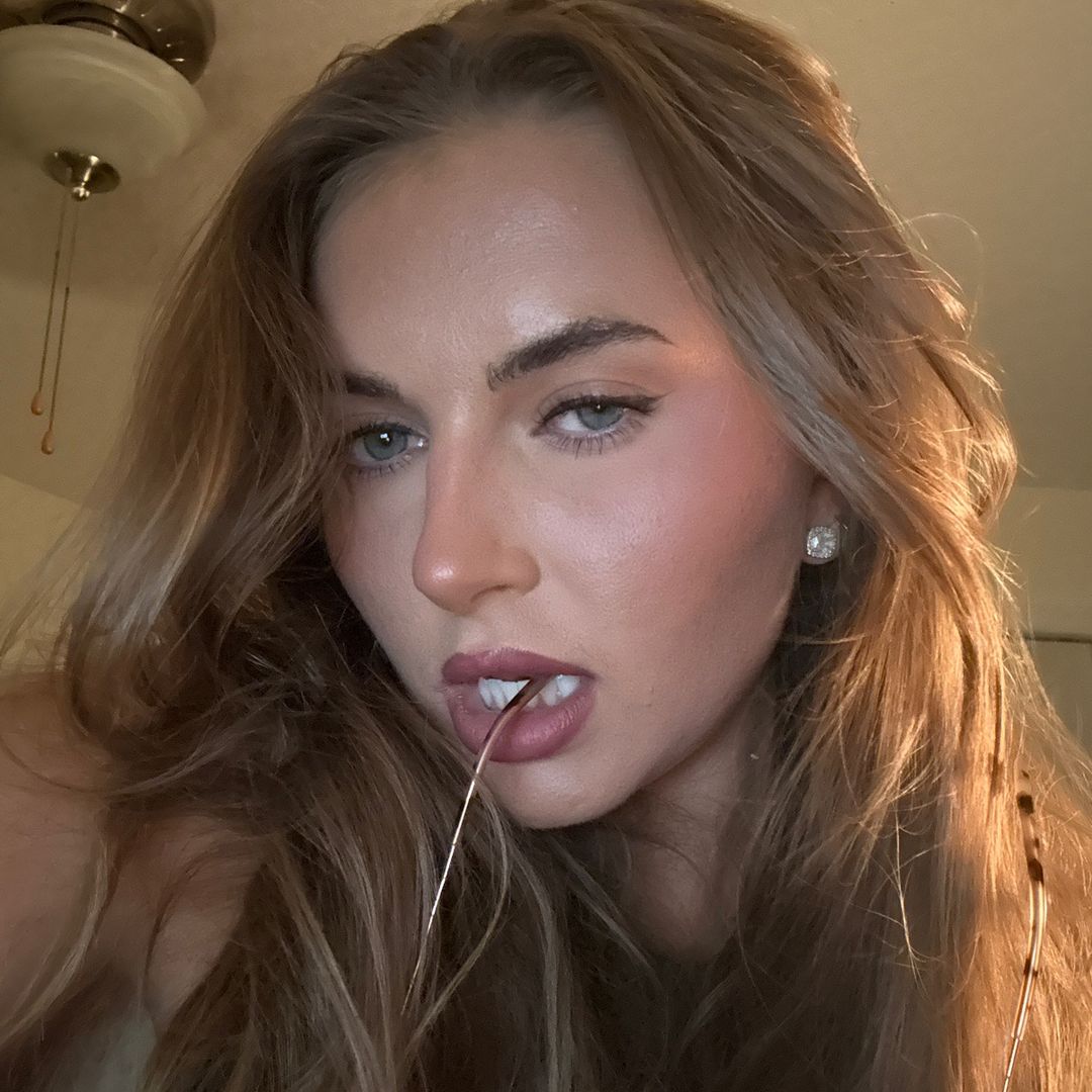 kat gold🤍