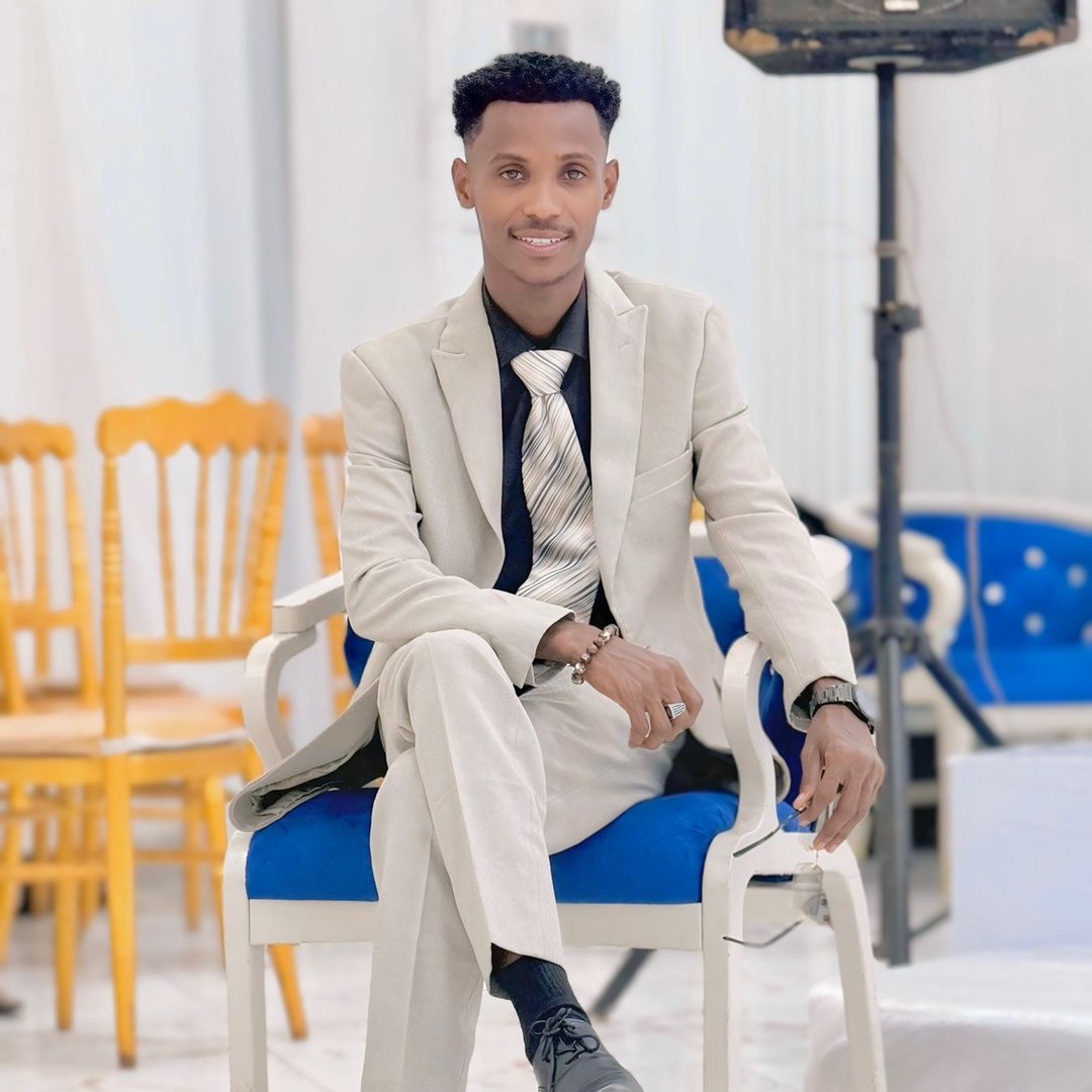 king___apeena💙🤍🇸🇴