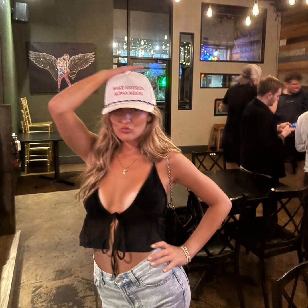 kylie🍸🤍🦈