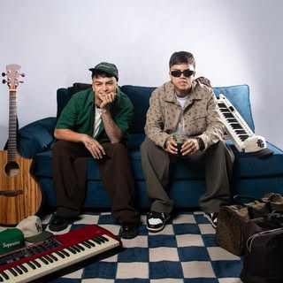 LA T Y LA M.