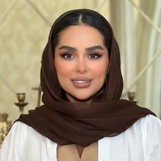 لی‌لی رضایی میکاپ‌آرتیست تخصصی عروس و مدرس میکاپ با سبک MLR