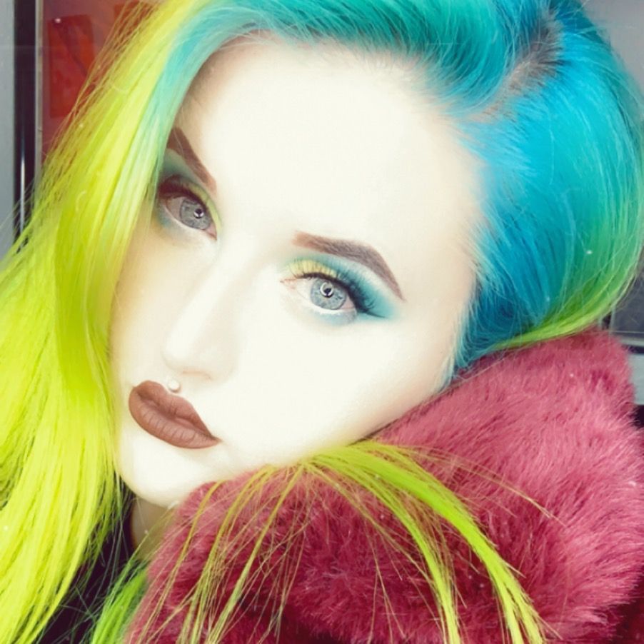 𝓣𝓪𝔂𝓵𝓸𝓻🥀🦇
