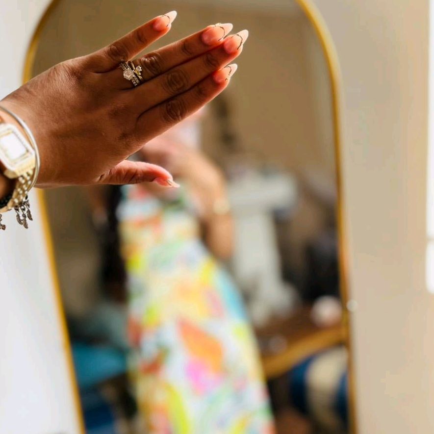 𝓛𝓪𝓾𝓻𝔂𝓷 𝓙𝓾𝓵𝓲𝓮