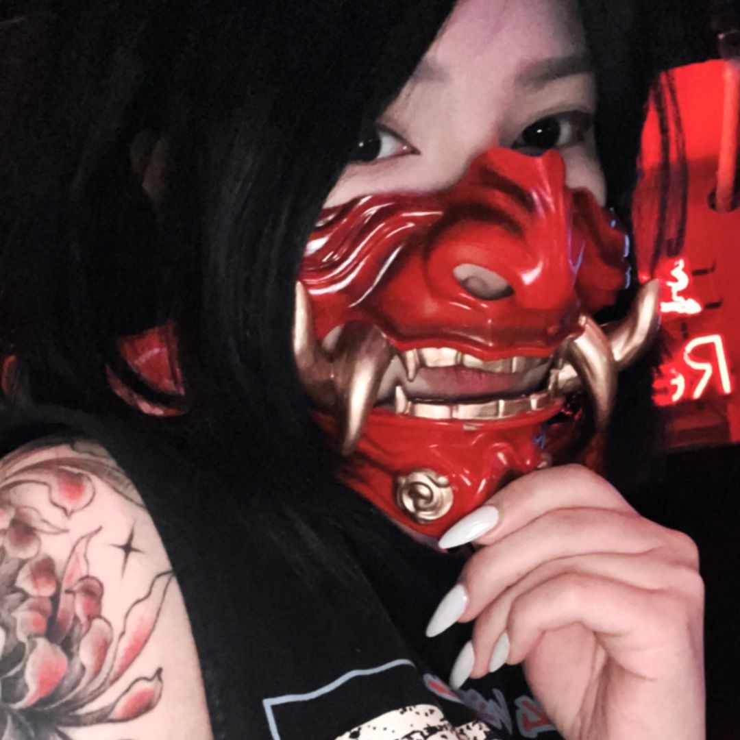 лора👺