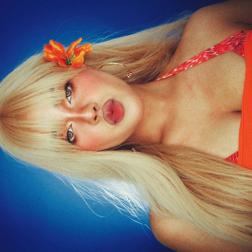 Lore Salgado.