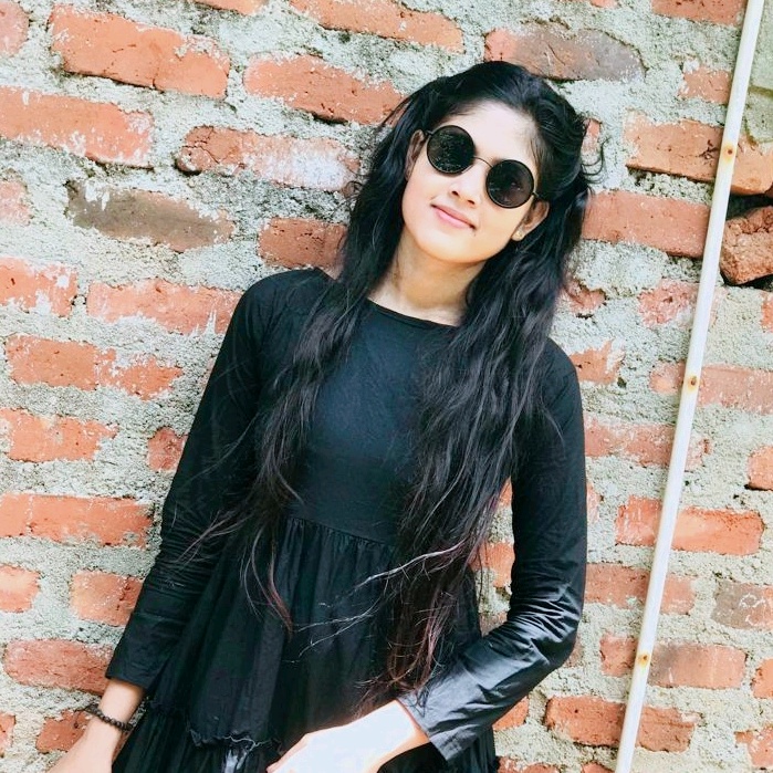𝓛𝓸𝓿𝓮𝓵𝔂_බබා 🖤