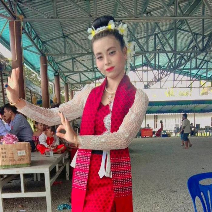 မိေက်ဝ္မြန္ 👸🐖🍓