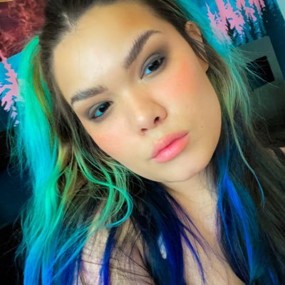 Madison De La Garza