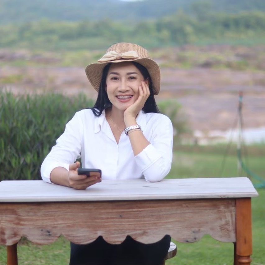 ชัญญาผ้าไทย by chanya