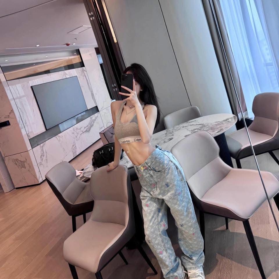 𝑩𝑨𝑶𝑩𝑬𝑰 𝑩𝑶𝑼𝑻𝑰𝑸𝑼𝑬