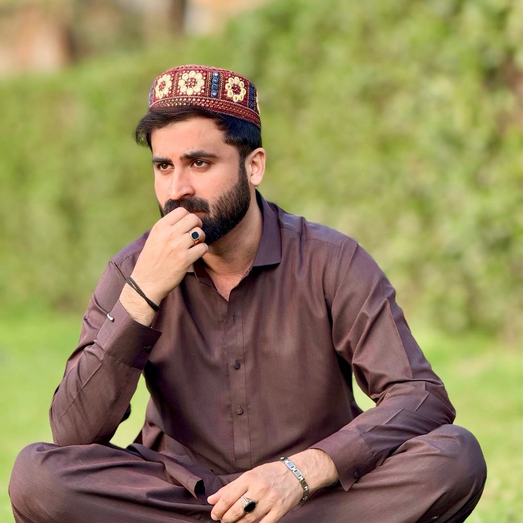 Momi Khan