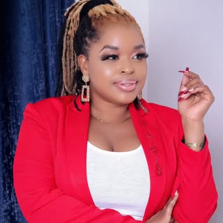 The QUEEN 👑 of the Airwaves