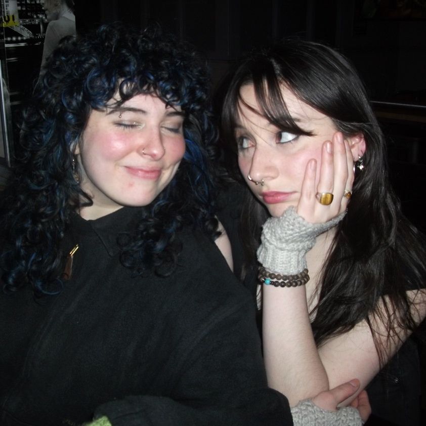 Bella & Carleigh ݁˖ ❀ ⋆｡˚