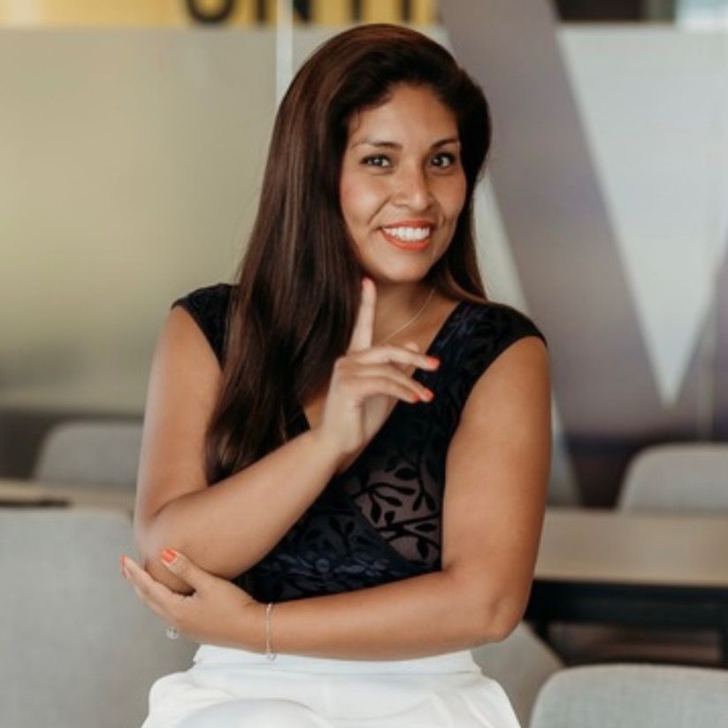 Natalia Meneses Bienes Raíces