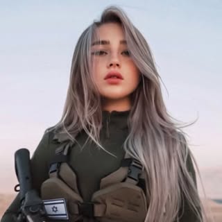 Gun Waifu | Natalia Fadeev 🇮🇱