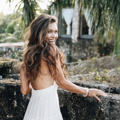 Nia Peeples