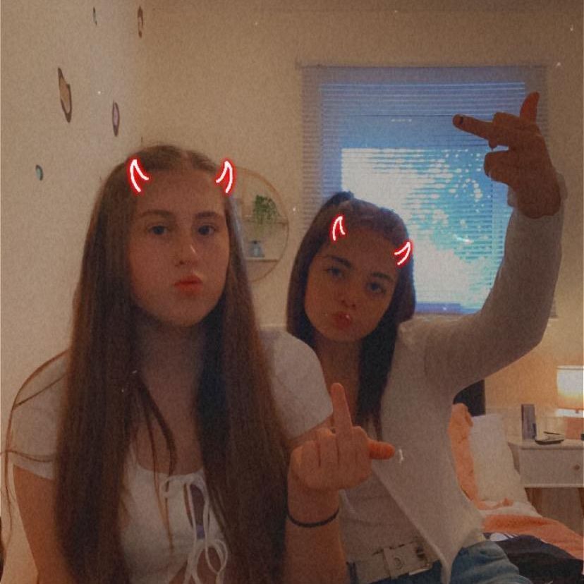 𝓝𝓲𝓪𝓶𝓱 & 𝓩𝓸𝓮