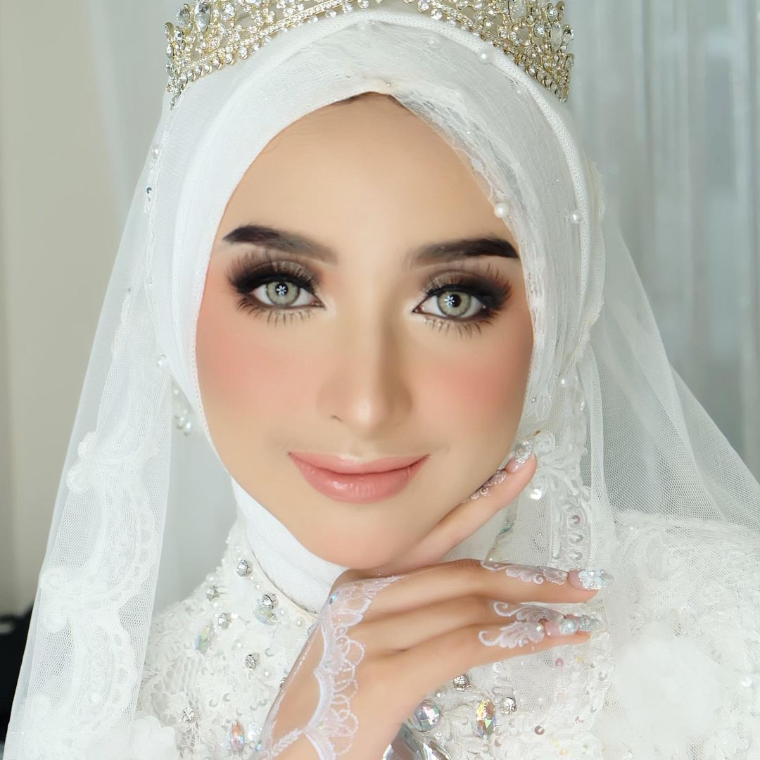 Nia Wedding