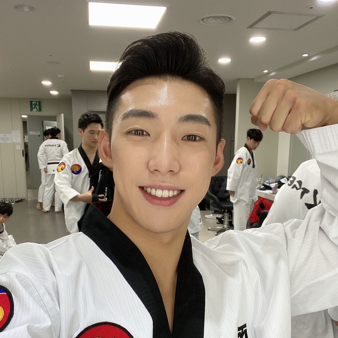 돌형
