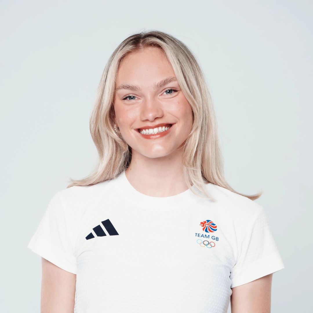 Phebe Bekker|Figure Skater🇬🇧