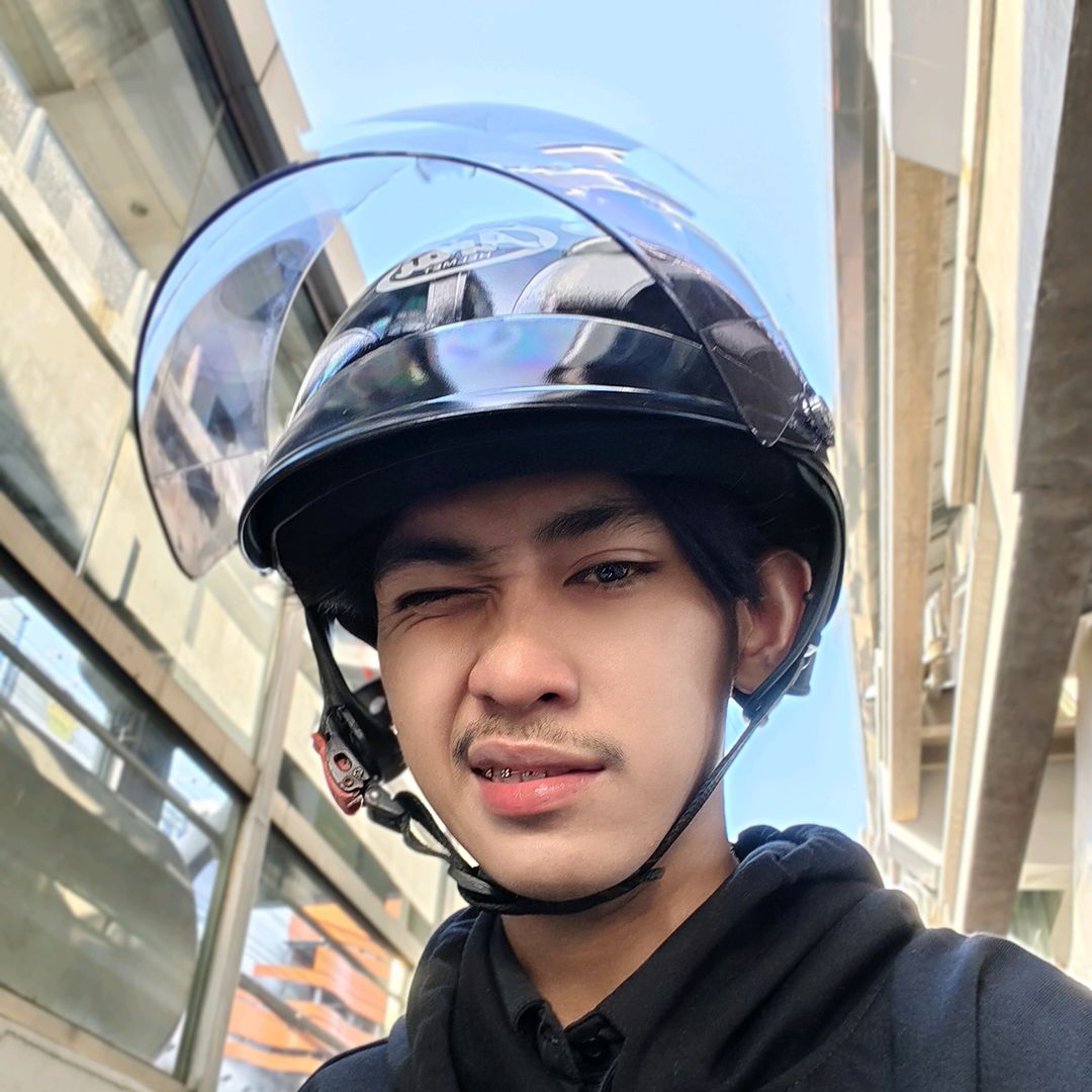 คุณ บุ๊ค📚 (อาหวังขับแกร็บ🤣)