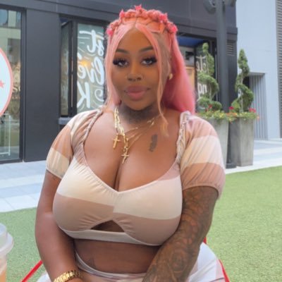 KYRA BANKS